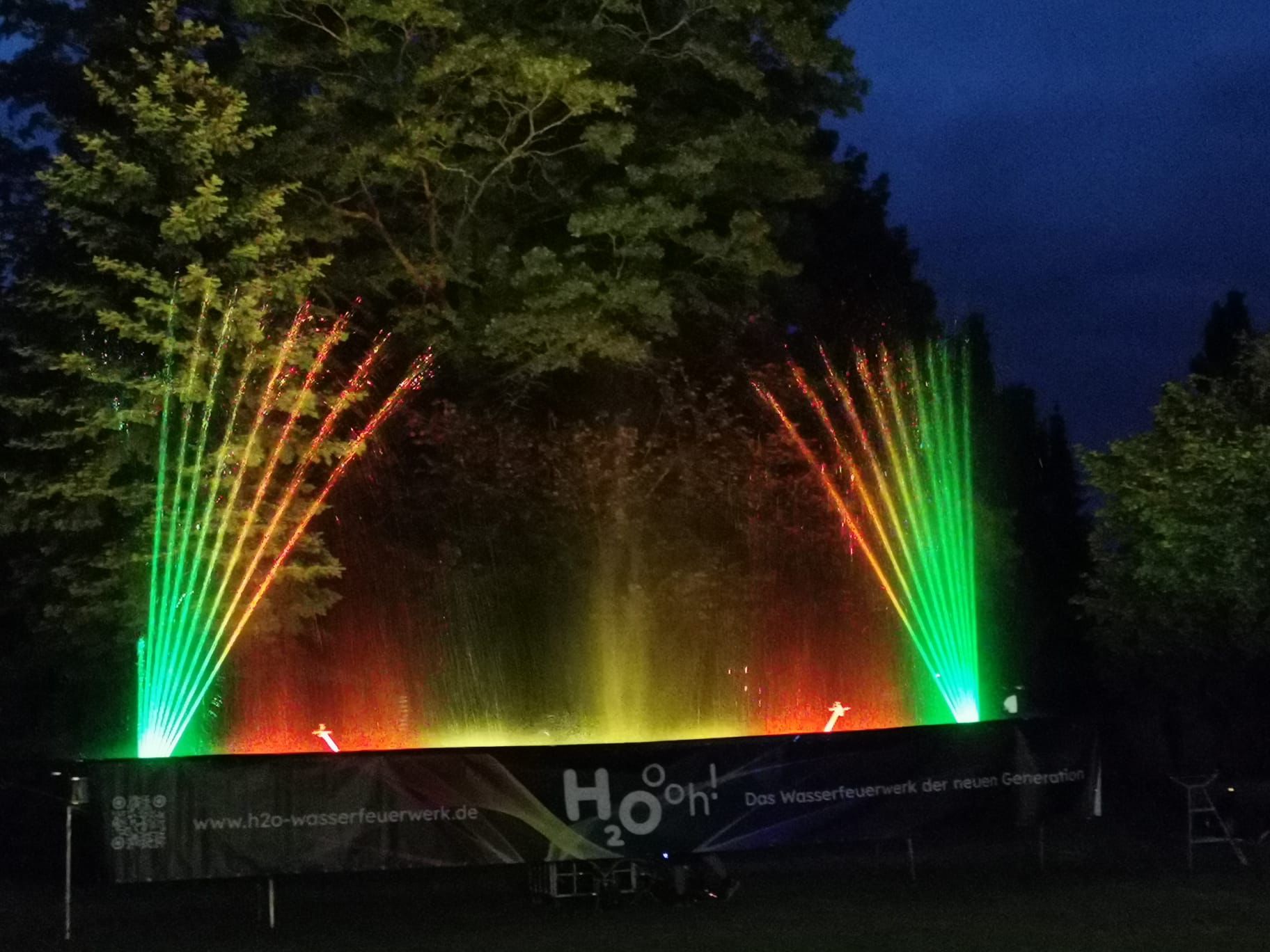 Wassershow bei Nacht