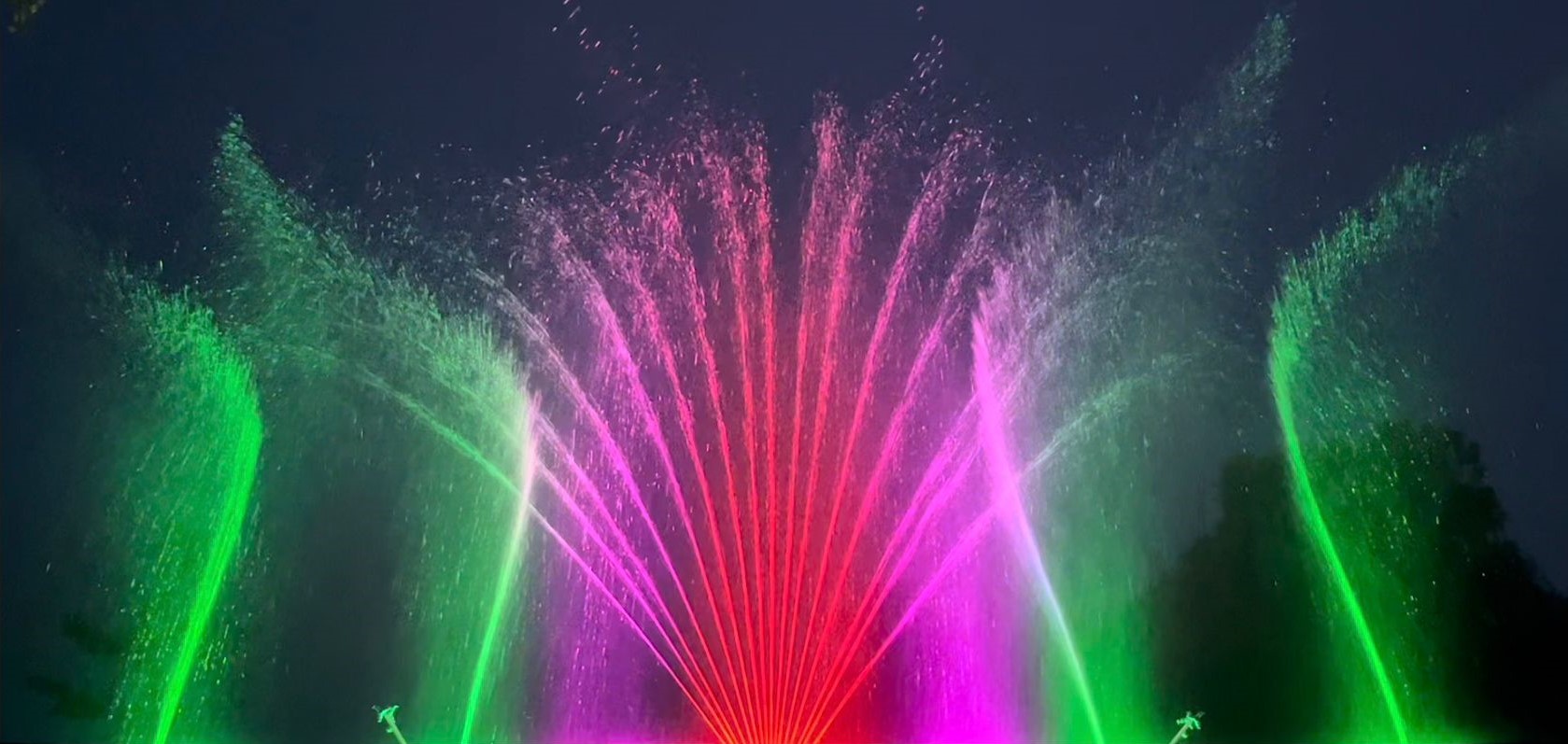 Beleuchtete Wassershow